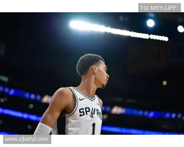 文班亚马新秀赛季表现惊艳场均数据领跑联盟引发热议